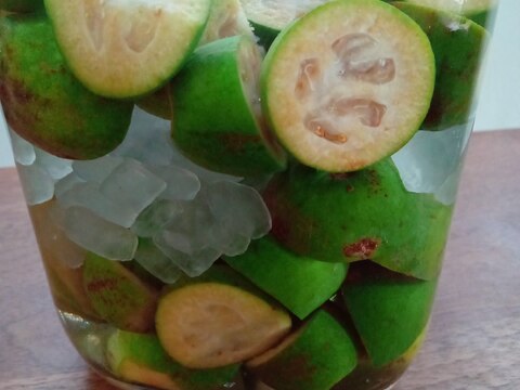 フェイジョアで果実酒☆